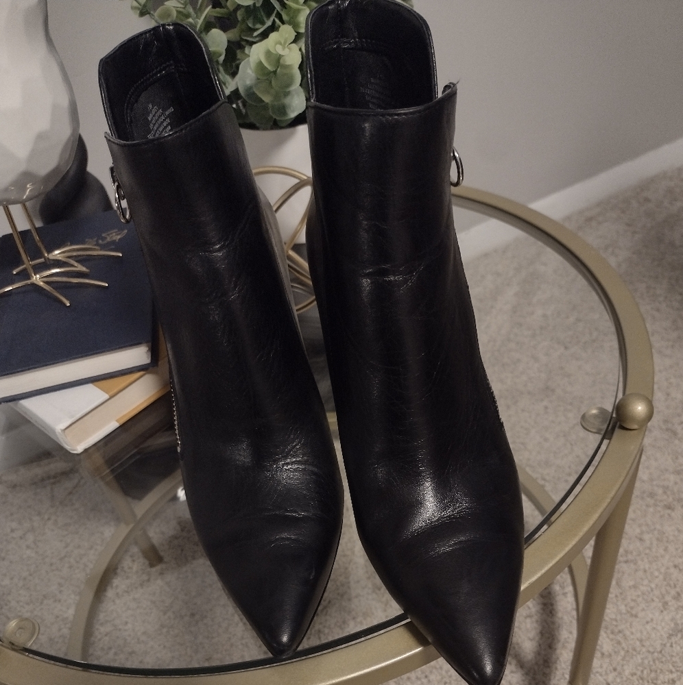 Nine West black booties